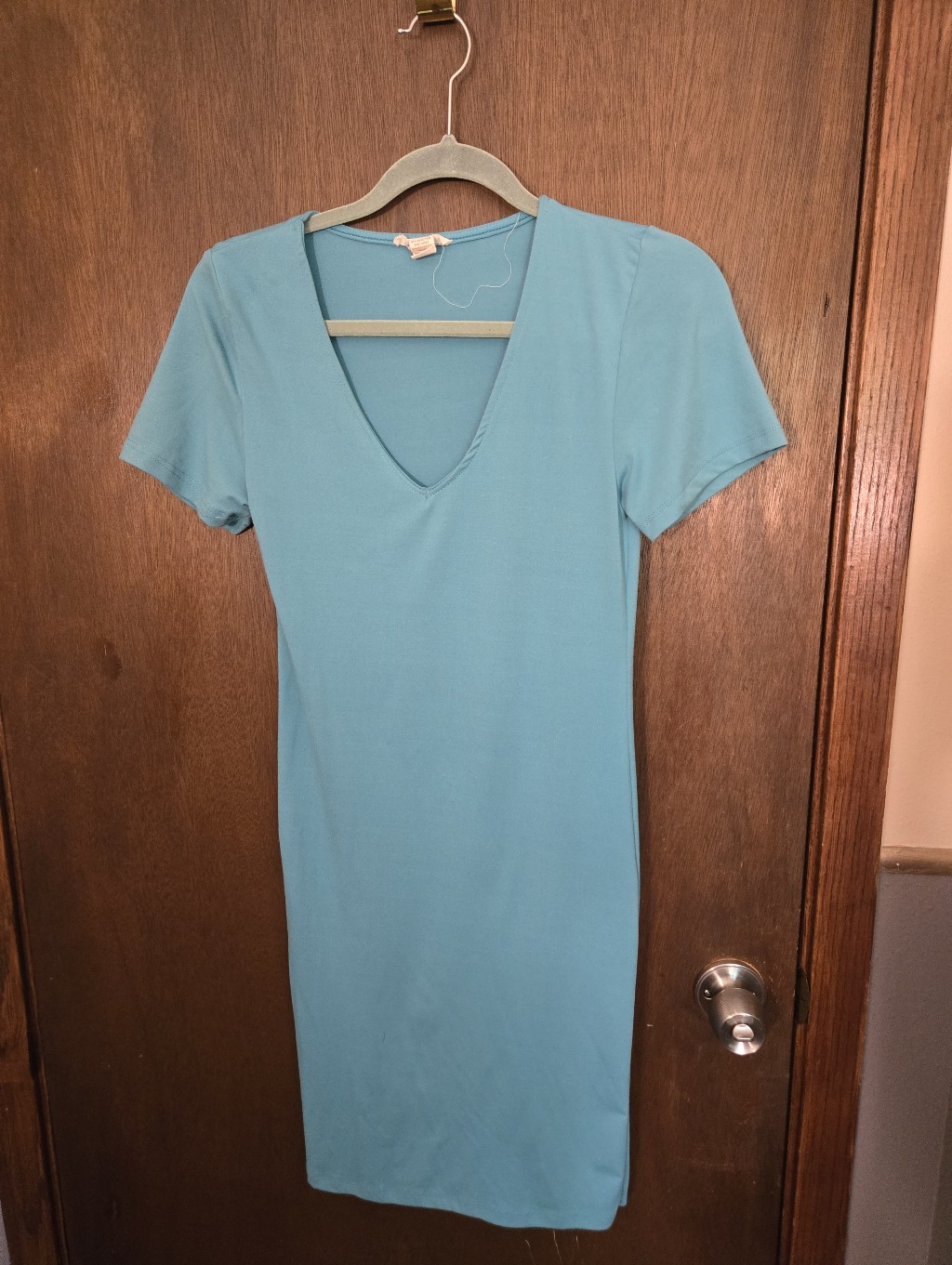 Classic V-Neck Short Sleeve Dress In Aqua Fits Like A Medium Very Soft